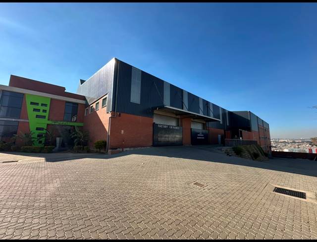 5,002M² WAREHOUSE TO LET IN COSMO BUSINESS PARK
